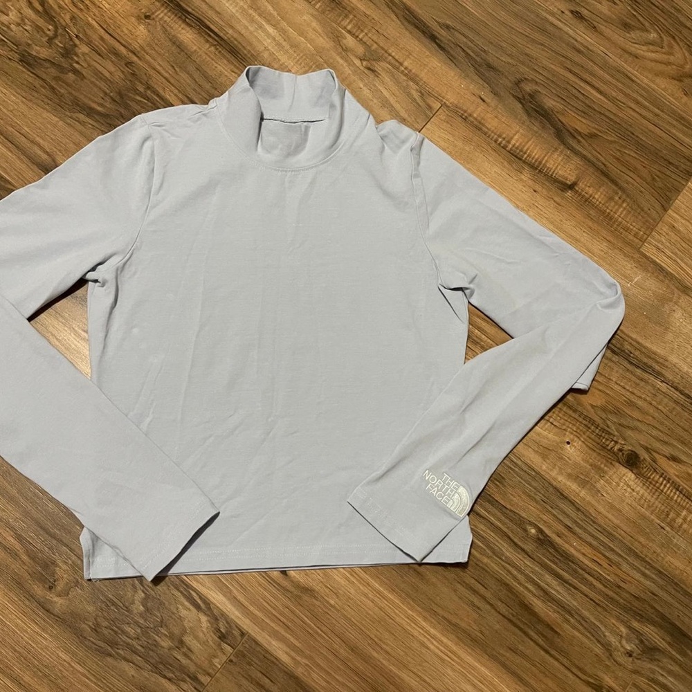 The North Face Women's Pale Blue Mock Neck Long Sleeve Top - Picture 6 of 6